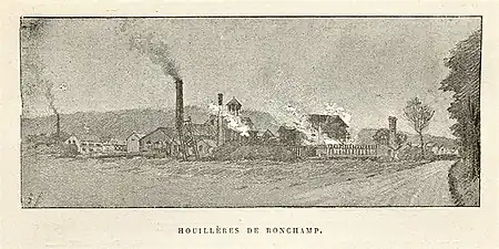 The shaft at the end of its lifespan, c. 1894. The Appolts furnaces have disappeared and the horizontal furnaces can be seen on the right. In the background on the left, the chimney of the Notre-Dame shaft is shown fuming.