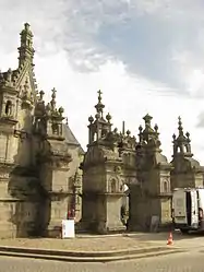 The entrance to the Saint-Thégonnec enclos