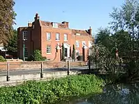 Image 20Georgian hotel/restaurant typical of many larger Surrey villages and its oldest towns. (from Portal:Surrey/Selected pictures)