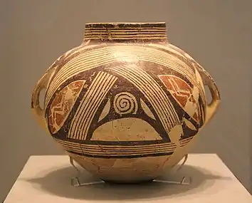 Clay vase with polychrome decoration