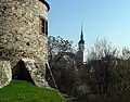 The round tower of 1830 on the Schlossberg with view of St. Mary's Church (Dohna)&nbsp;[de] in the background