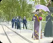 The three-part moving sidewalk in use.