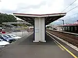 Platform 2 (right) used by Up trains (to Melling, Upper Hutt, Wairarapa).  It used to be an island platform&nbsp;– the former platform 3 (left) now faces the car park.