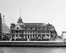 High resolution photograph of the Russian Embassy in 1994