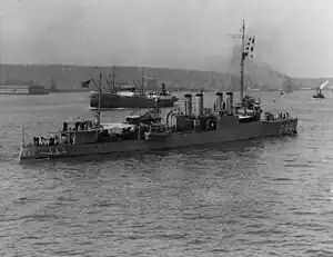USS Osborne underway in the Hudson River, off New York City, during the 1920s.